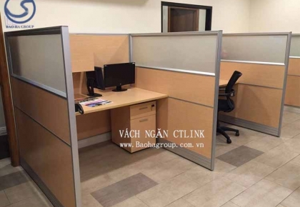 Vách ngăn bàn làm việc Gỗ Kính 03 nhân viên